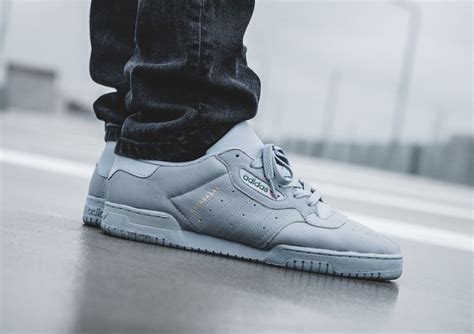 calabasas schuhe adidas|Adidas yeezy powerphase calabasas grey.